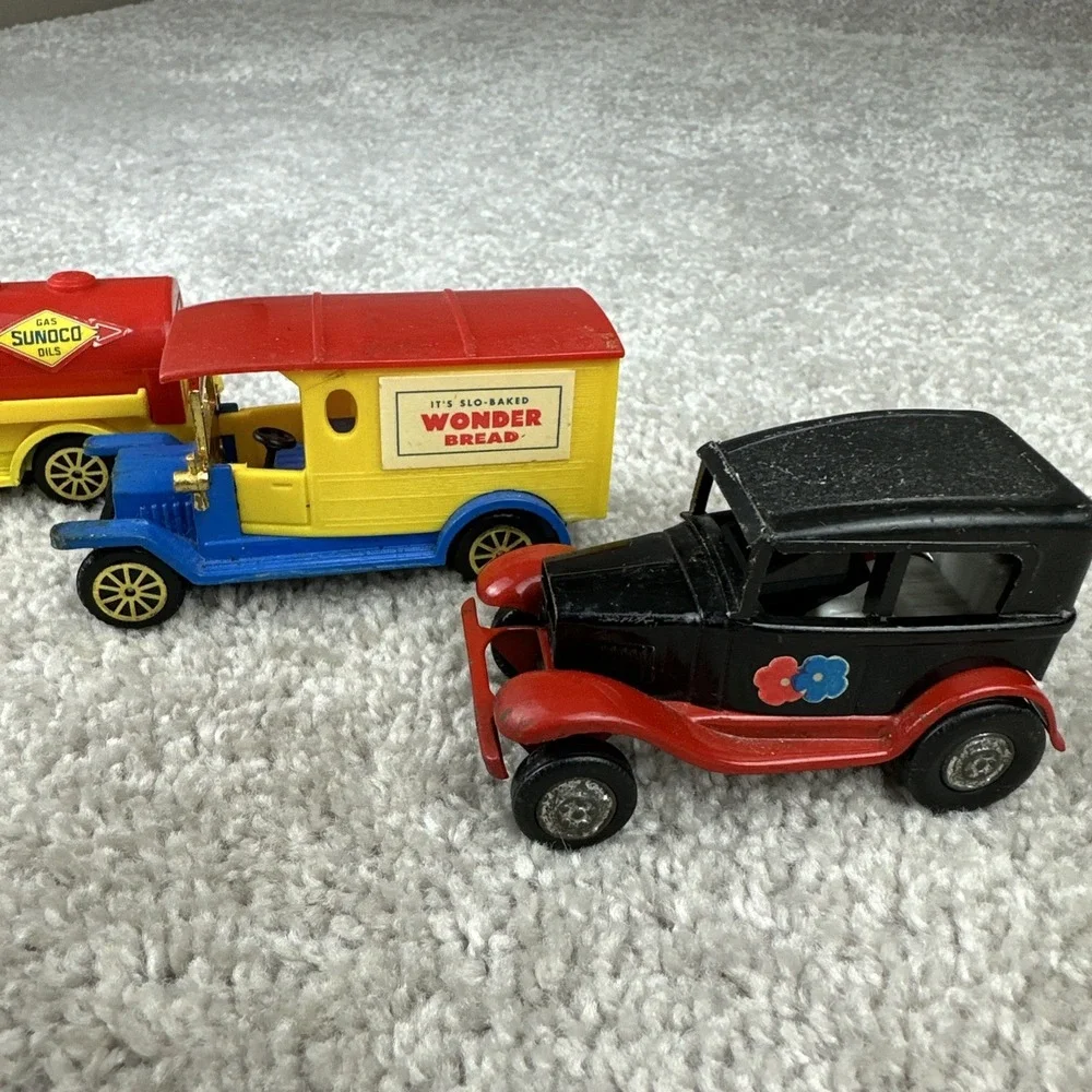 Lot of 4 Vintage Diecast Vehicles Sunoco Gas Oils Wonder Bread Ambulance